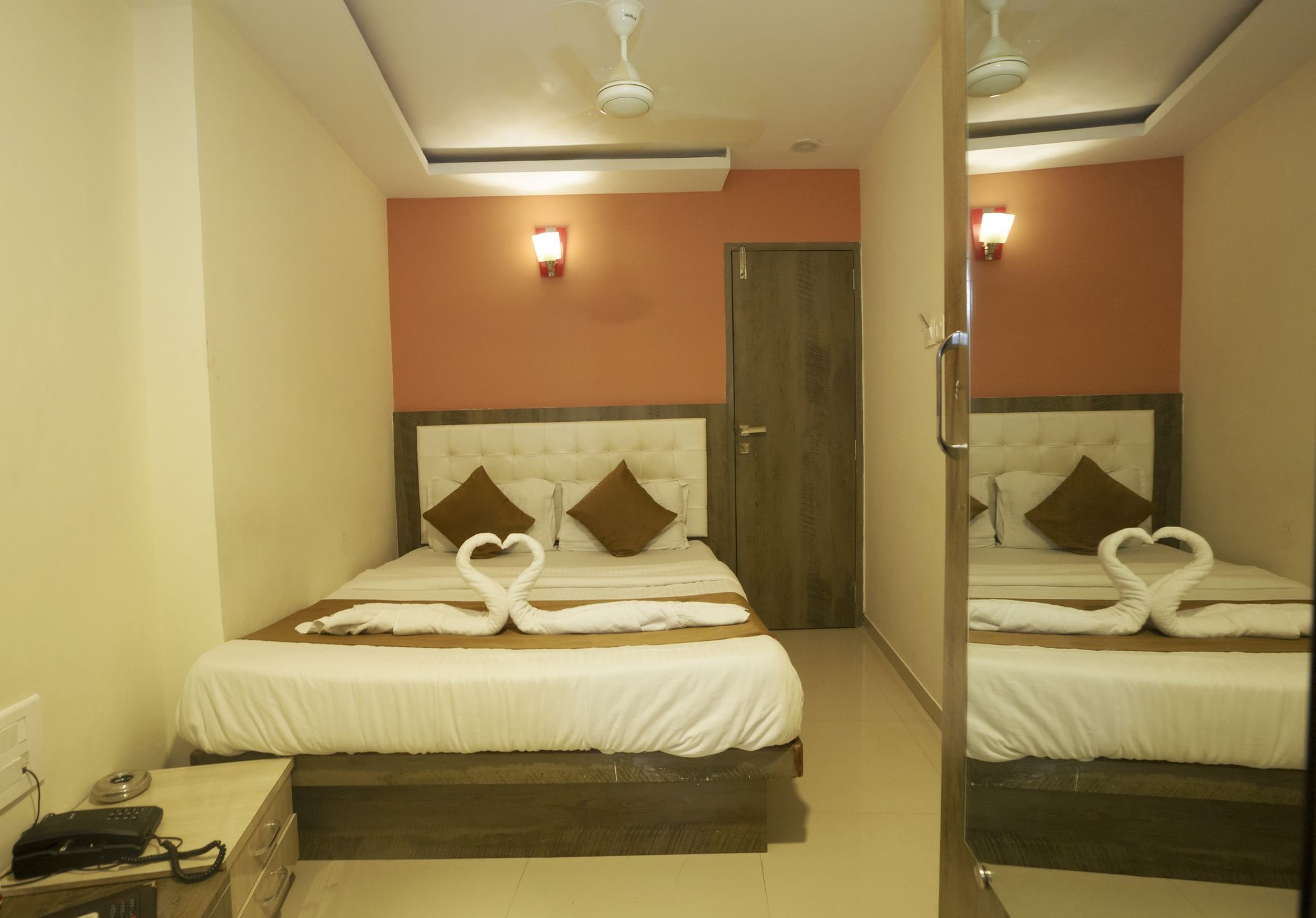 Hotel Grace Inn Mumbai Bagian luar foto