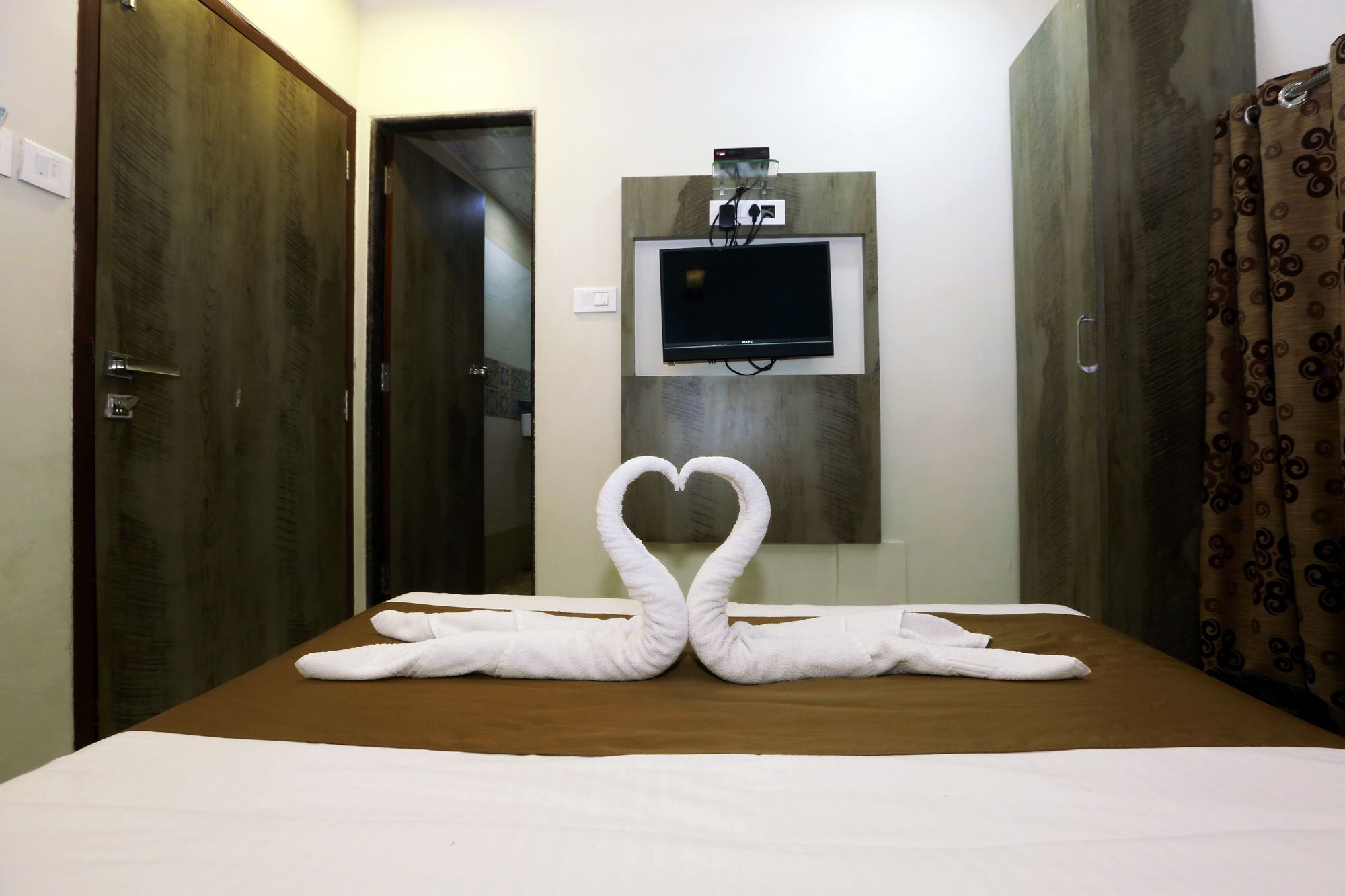 Hotel Grace Inn Mumbai Bagian luar foto