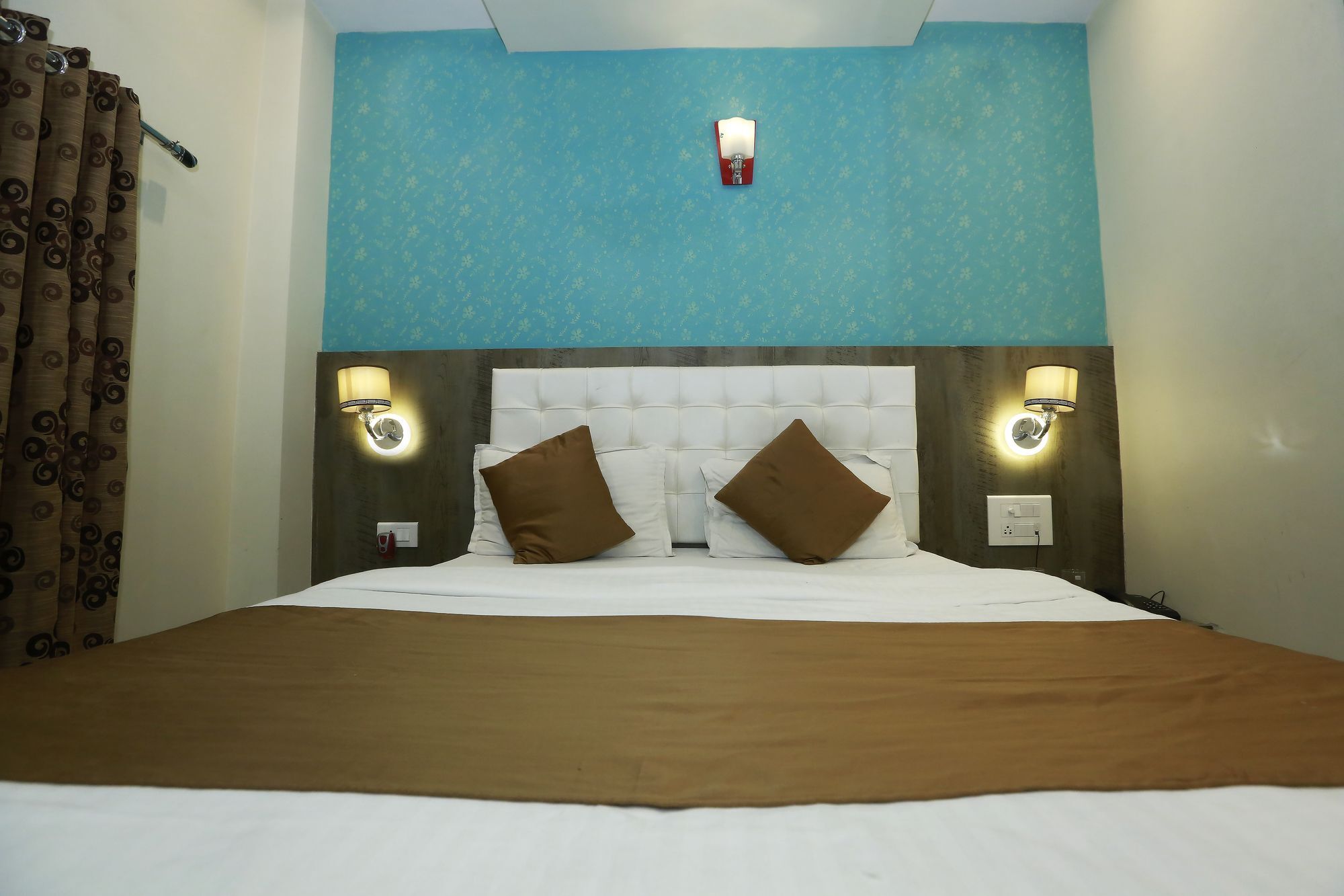 Hotel Grace Inn Mumbai Bagian luar foto
